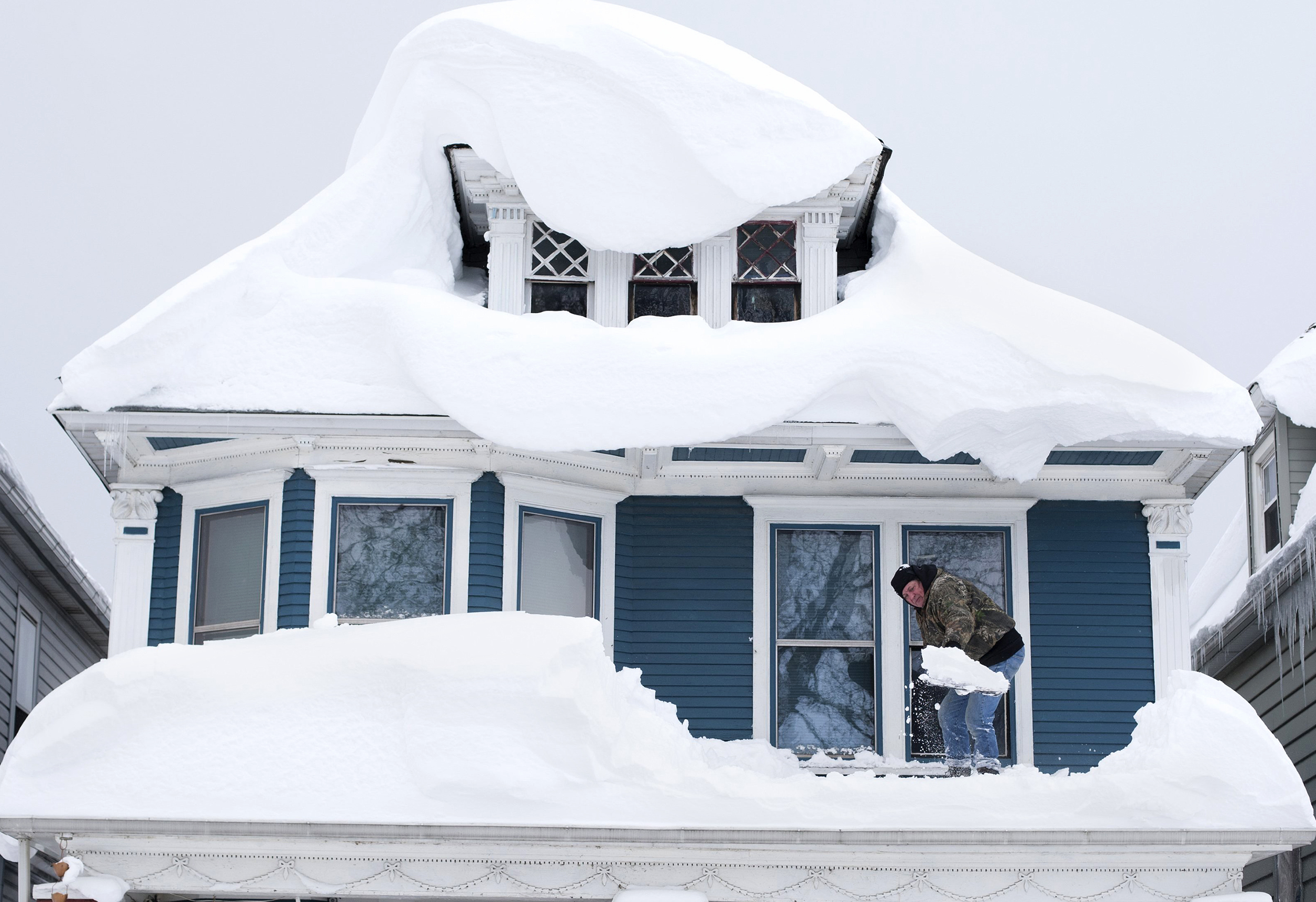 Buffalo Digs Out from Snow as Flooding, Roof Collapse Fears Loom.