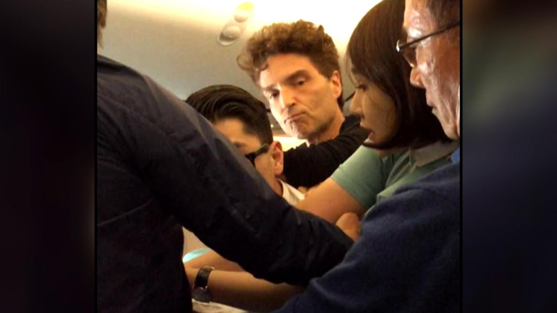 Singer Richard Marx helps restrain man on plane, wife Daisy Fuentes captures moment