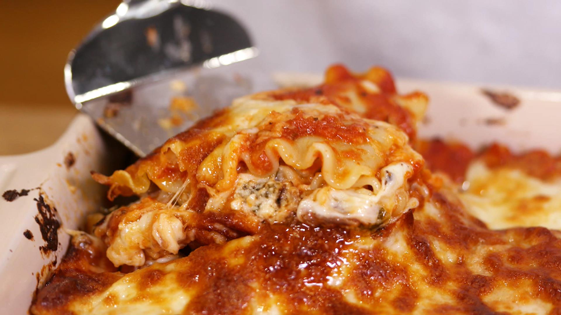 Make Giada De Laurentiis's short rib lasagna