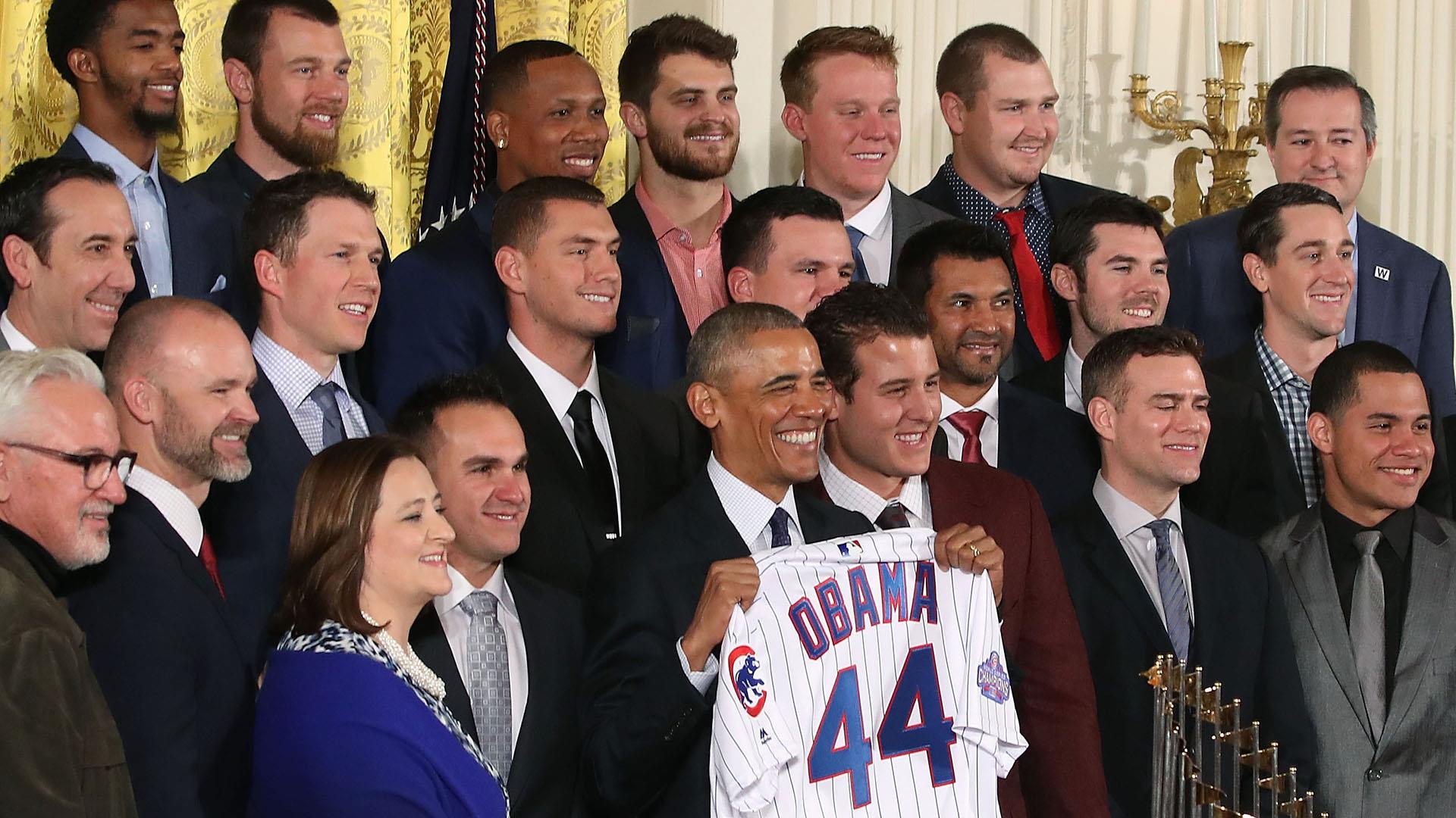 President Obama (a White Sox fan) welcomes Chicago Cubs to White House