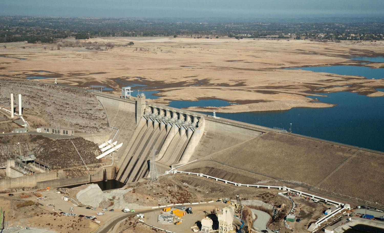 before-and-after-california-reservoir-drops-to-17-percent-capacity