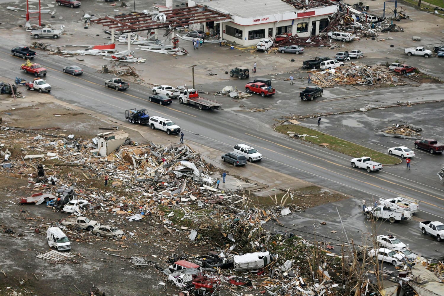 Vilonia, Ark., Looks 'Like It Has Been Hit With an Atomic Bomb' - NBC News2500 x 1667