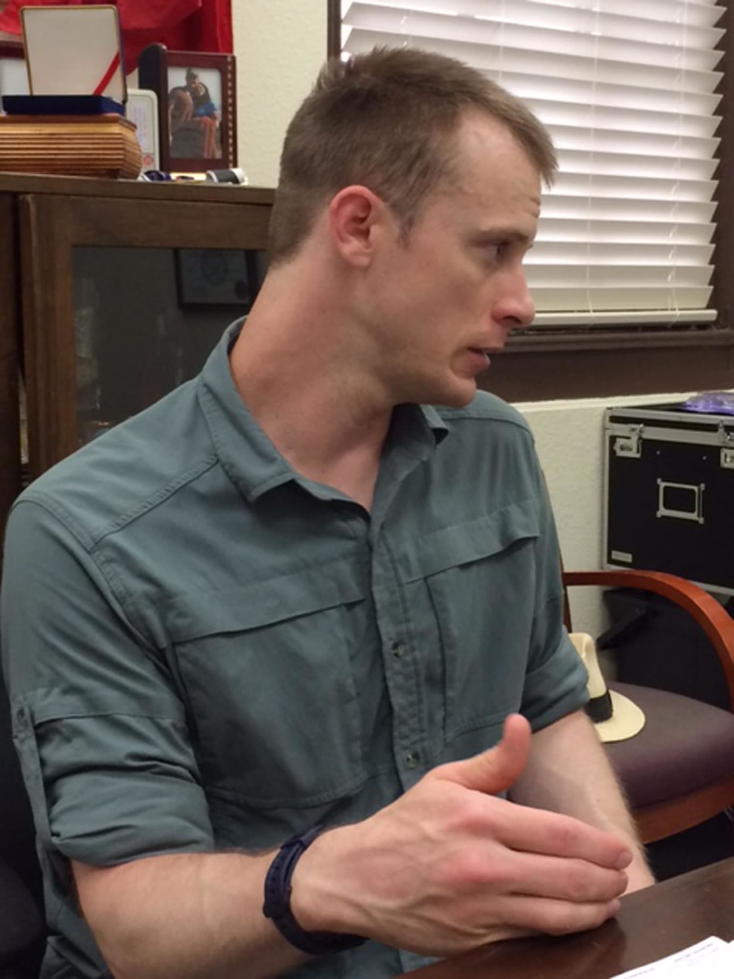 New Photos Show Sgt. BOWE BERGDAHL Prepping for Questioning - NBC.