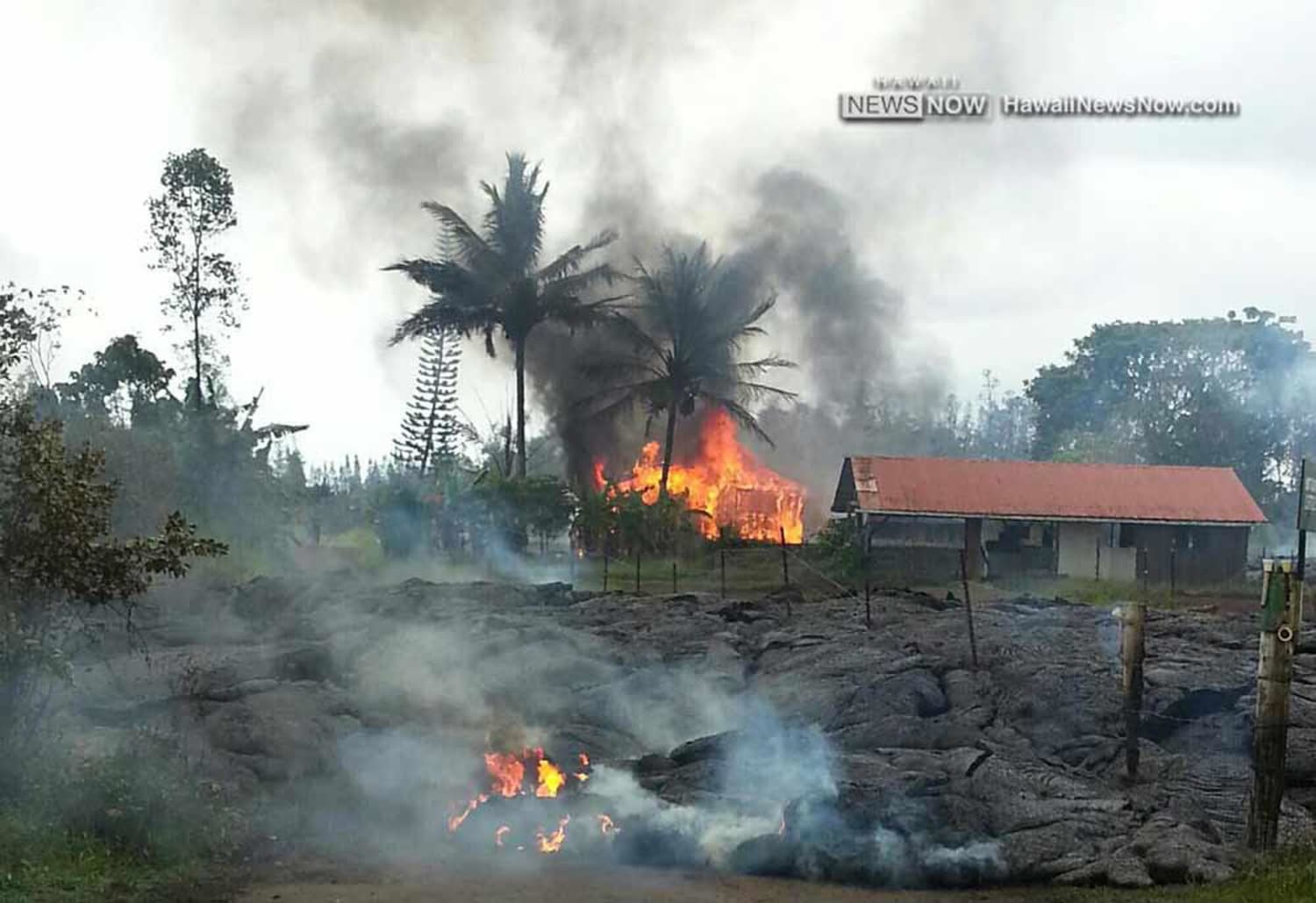 Kilauea Volcano Lava Flow Ignites Its First Home in Hawaii - NBC News
