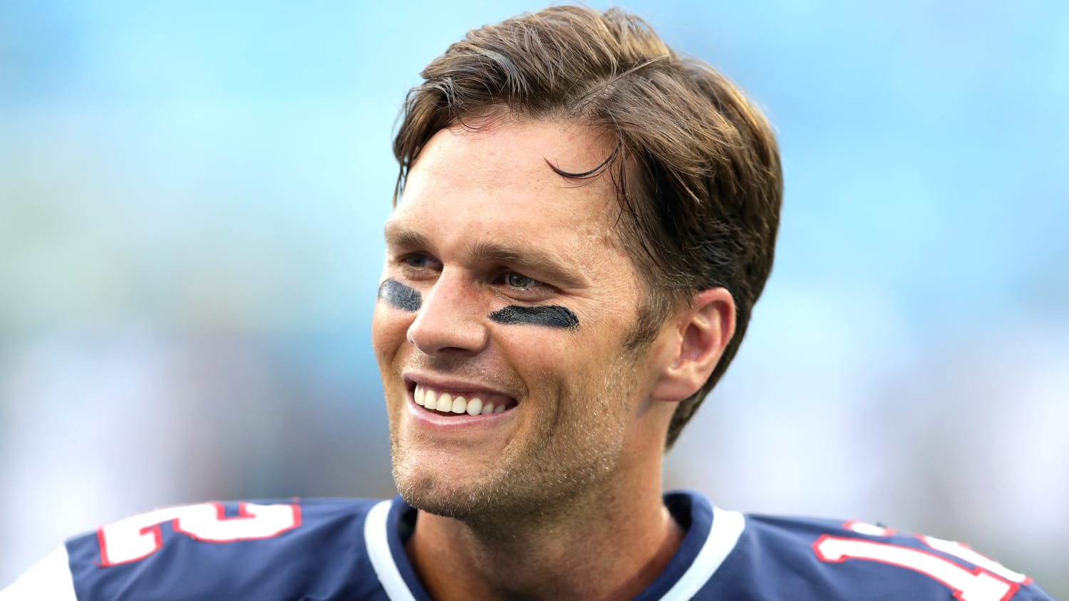 Patriots fan sports eerily realistic Tom Brady mask at season opener, becomes 'Fake Tom Brady'