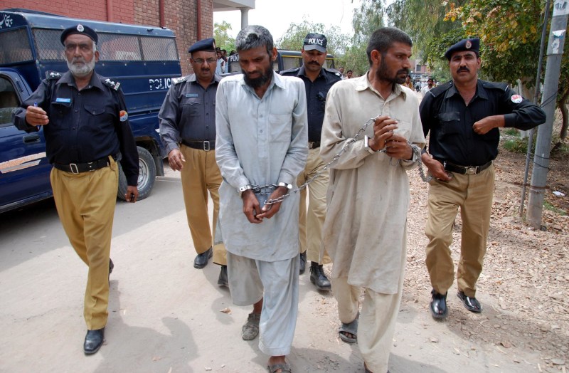 Image: Cannibalism suspects arrested in Pakistan