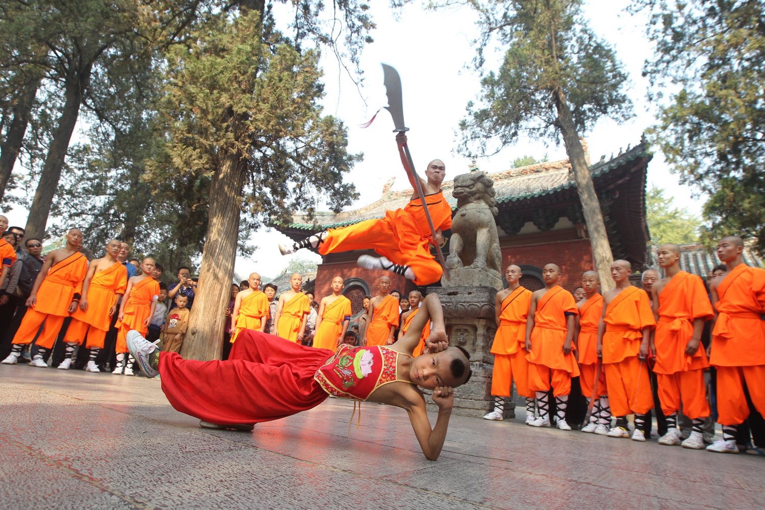 Hasil gambar untuk Biksu kuil di Tiongkok, Monk-force