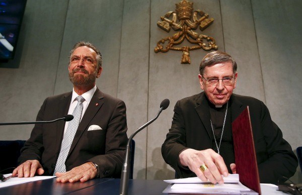 Image: Cardinal Kurt Koch and Rabbi David Rosen attend a news conference at the Vatican