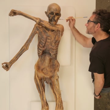 U.S. Artist Gary Staab Uses 3-D Printing to Replicate 5K-Year-Old Mummy
