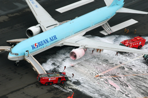 Image: Korean Air jet catches fire