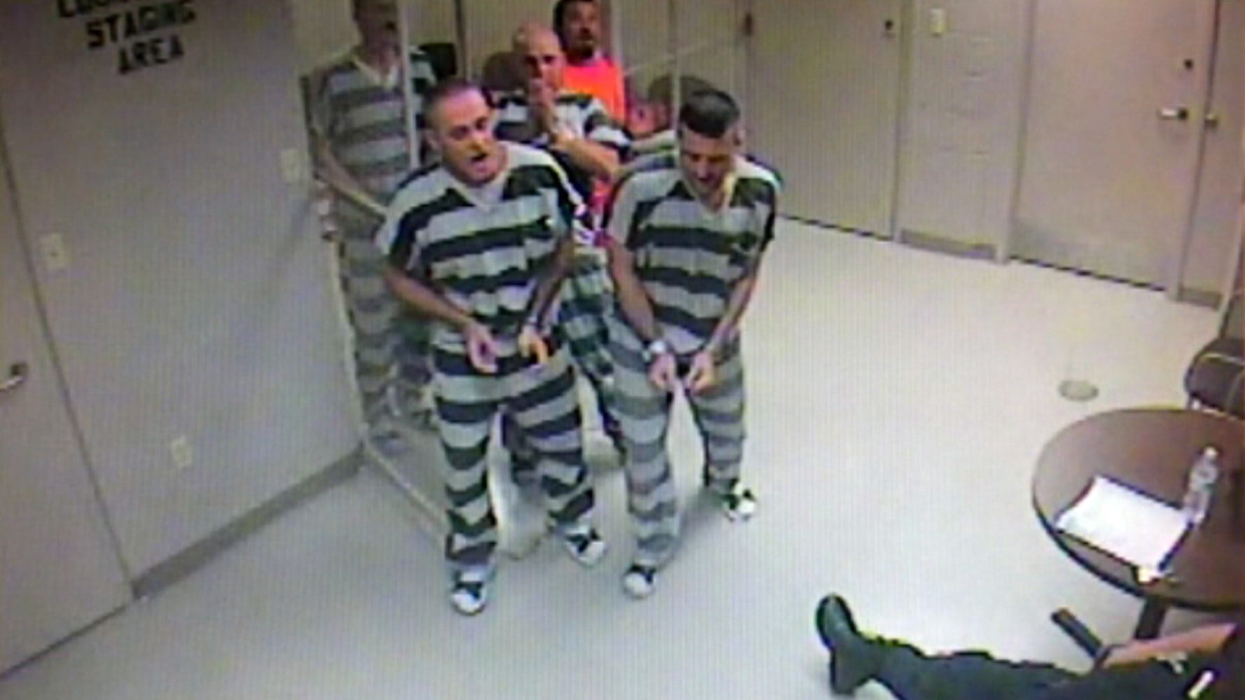Texas Inmates Break Out of Cell to Save Guard Who Stopped Breathing and