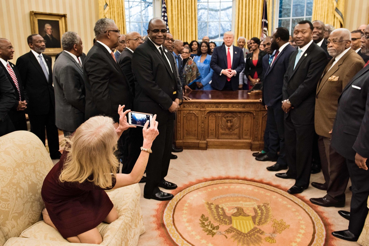 170228-kellyanne-couch-oval-office-8a_bf