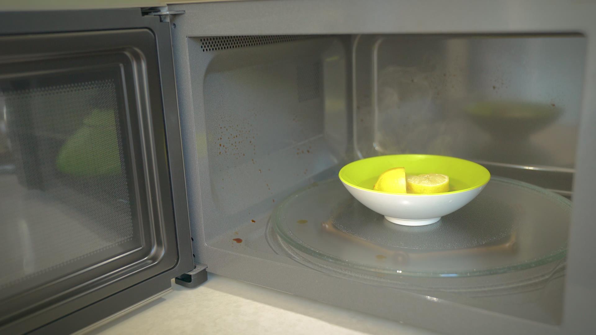 How to clean your microwave without scrubbing
