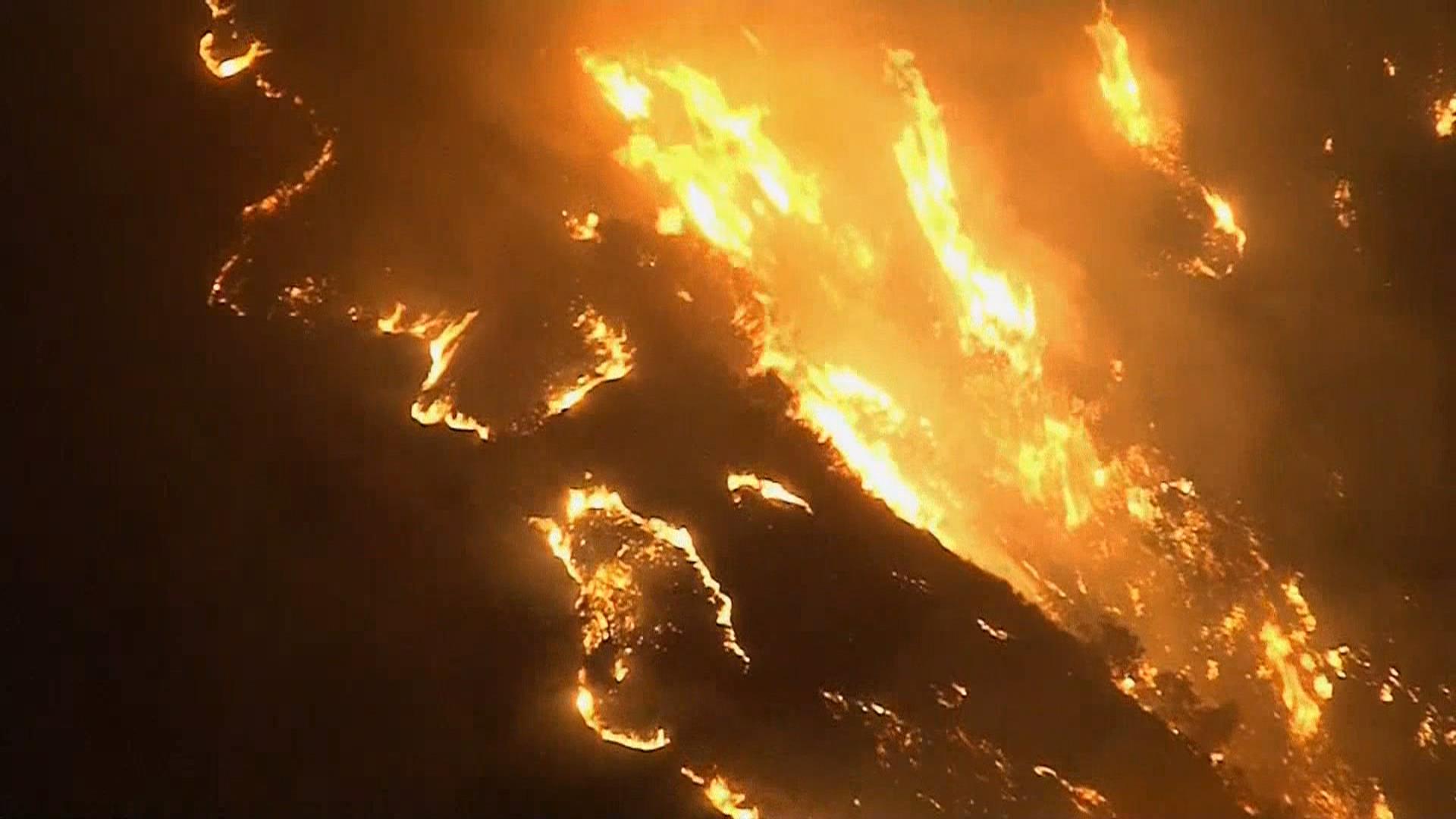 Canyon Fire forces hundreds to evacuate near Anaheim