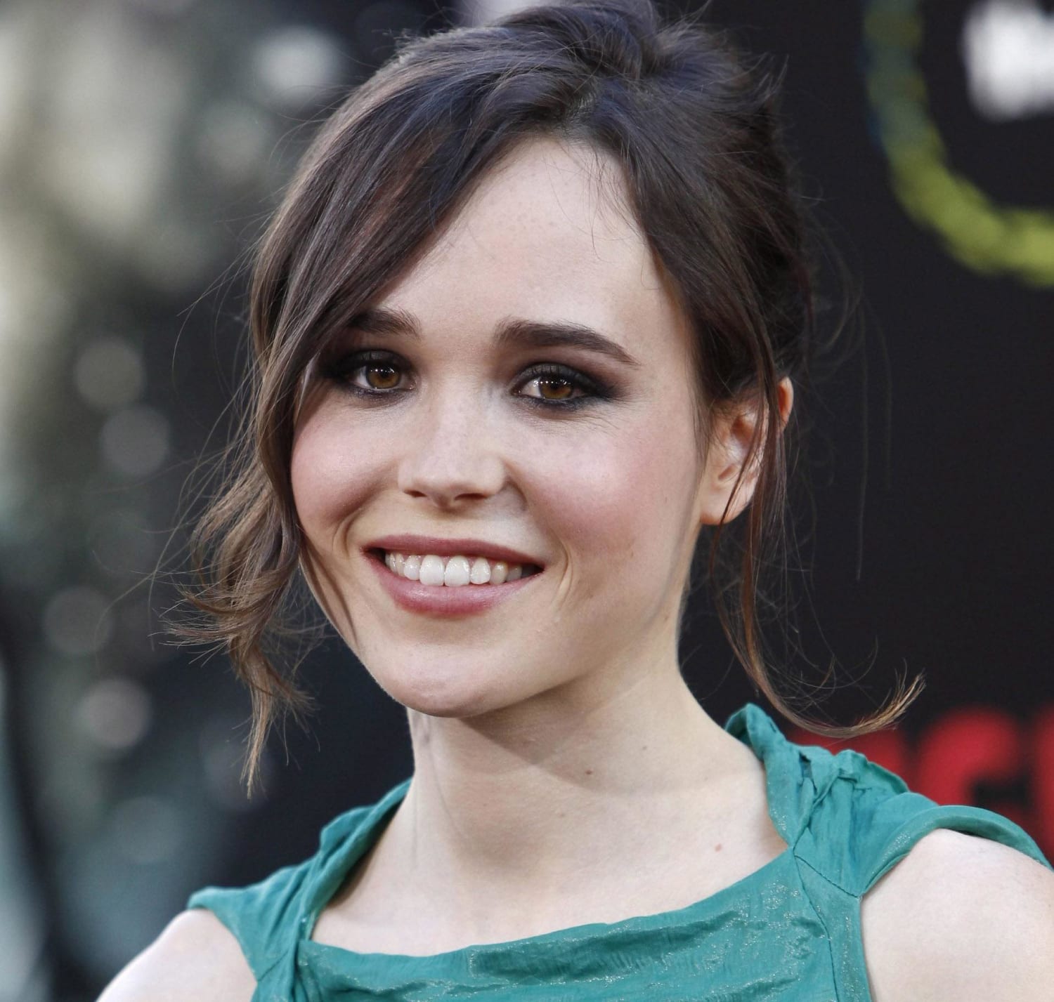 Juno' Star Ellen Page Reveals She is a Lesbian