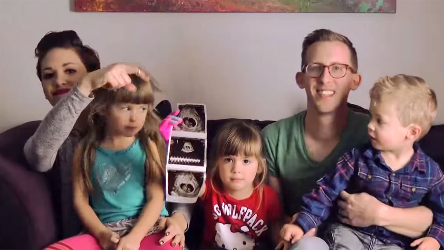 We Cant Stop Watch Hilarious Pregnancy Announcement -2514