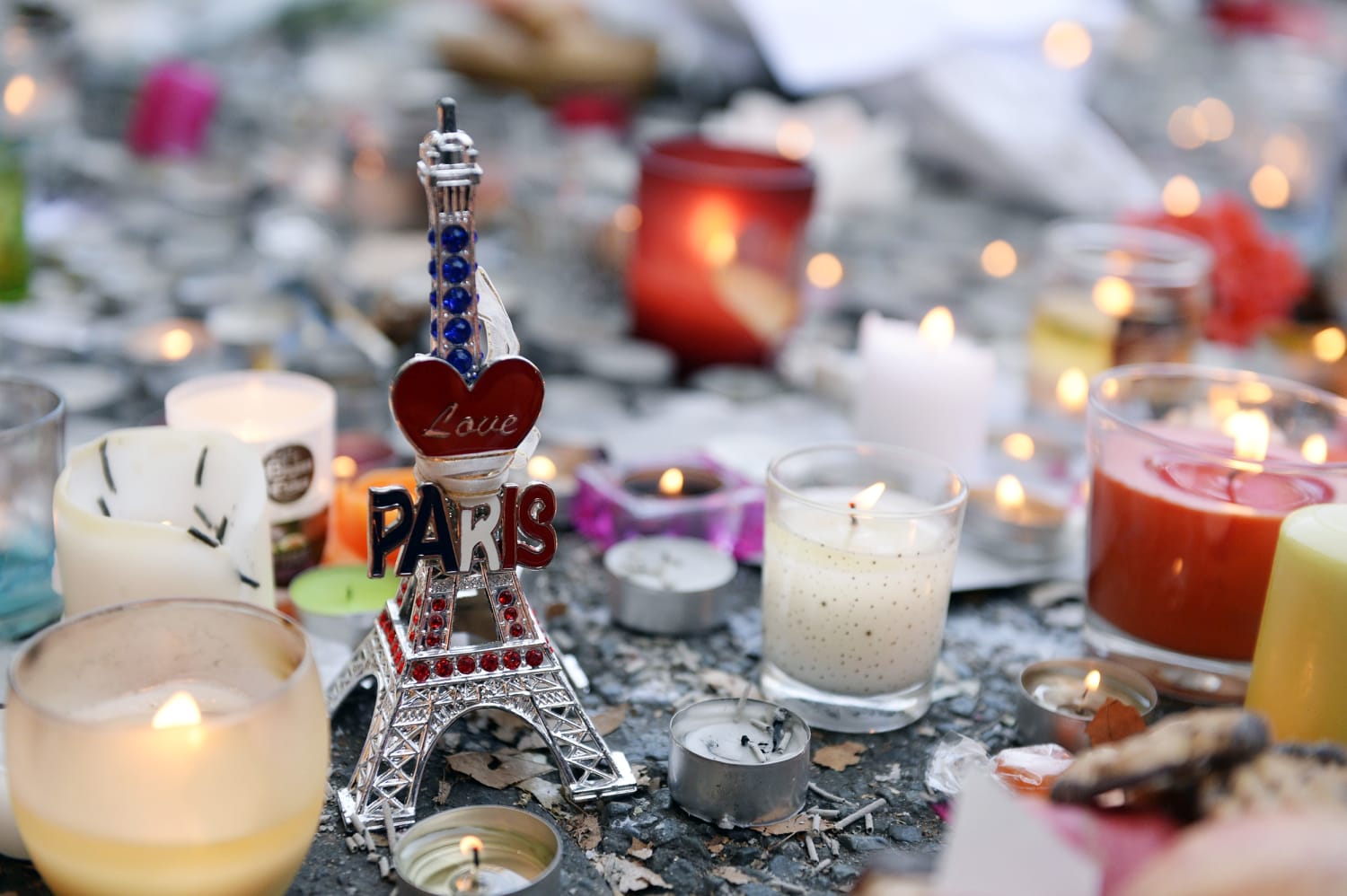 Follow Live Latest Updates on Paris Attacks