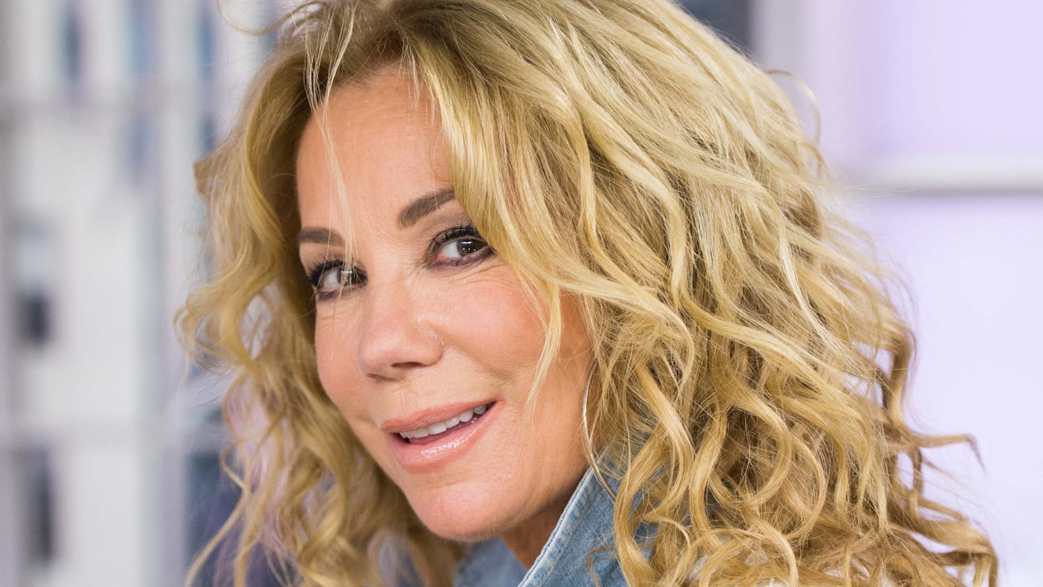 how to get kathie lee gifford's curly hairstyle on today