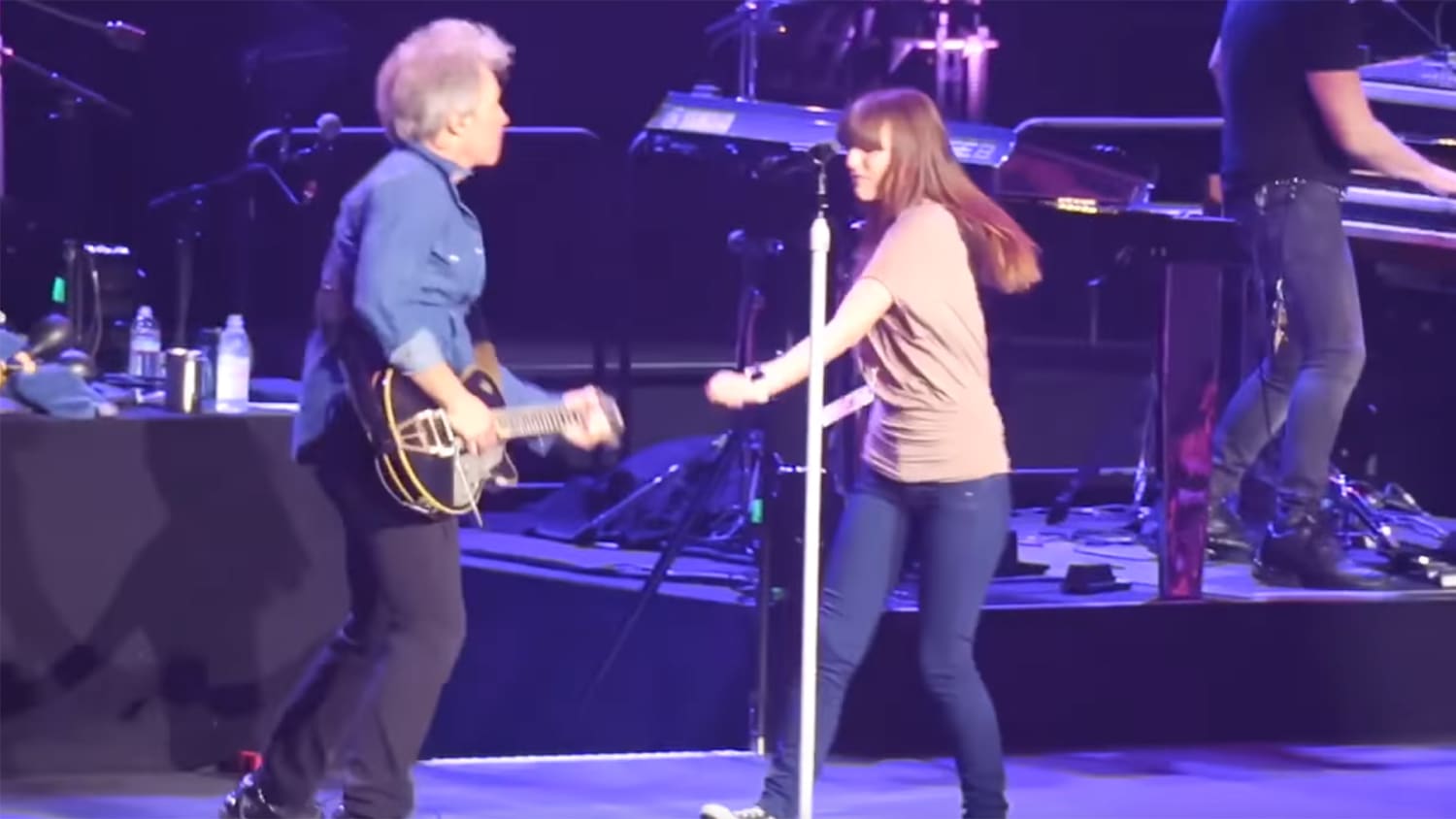Jon Bon Jovi's daughter surprises concert audience with on stage dance