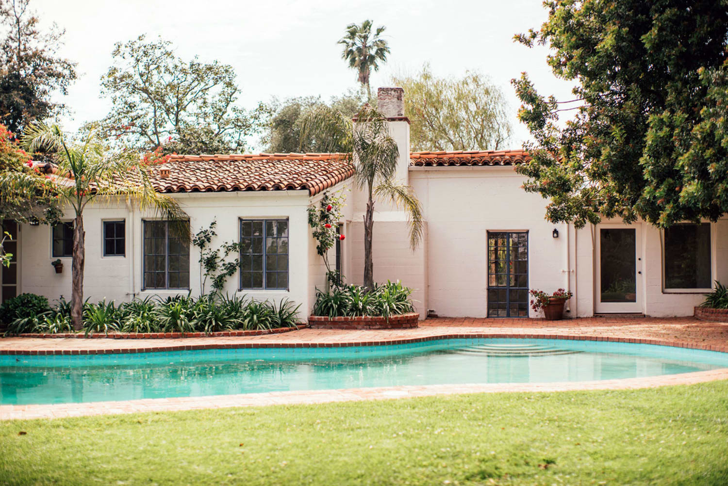 Marilyn Monroe's home in Brentwood, Los Angeles, sold