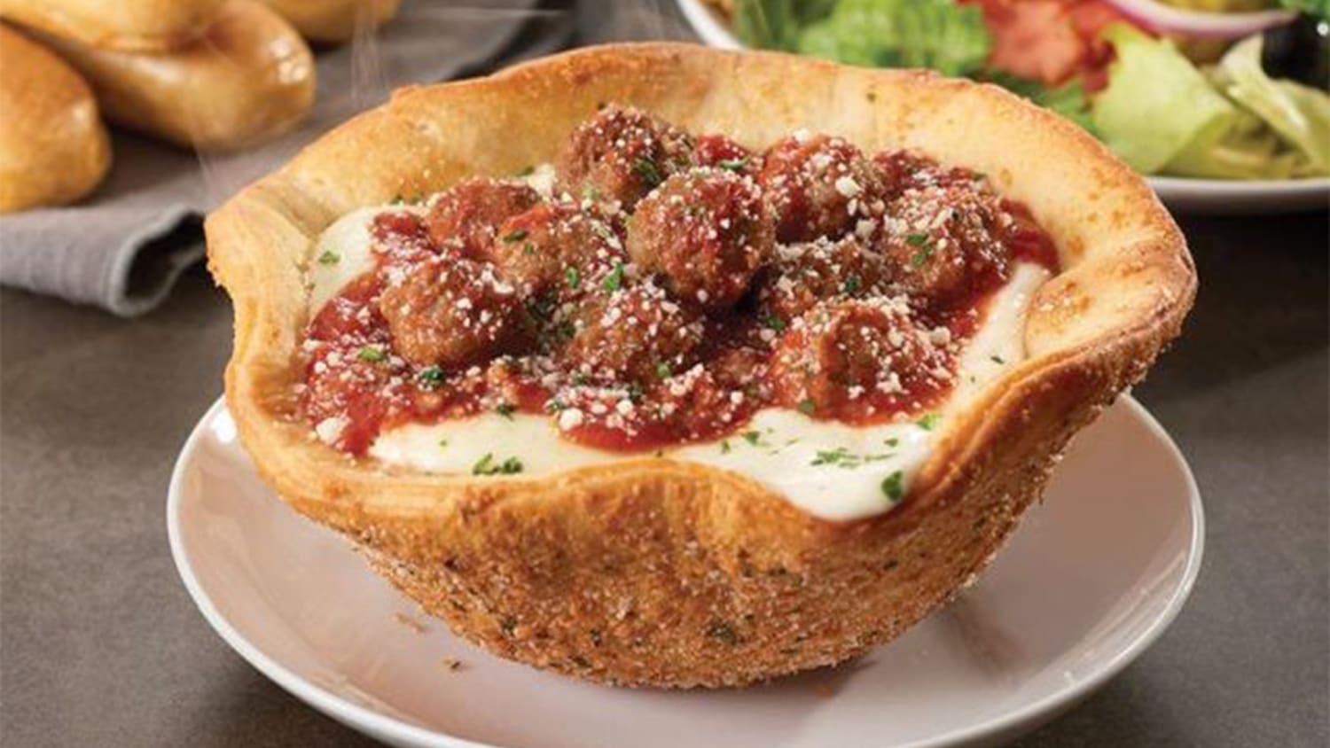 Olive Garden Cheesy Meatball Pizza Bowl Now On The Menu