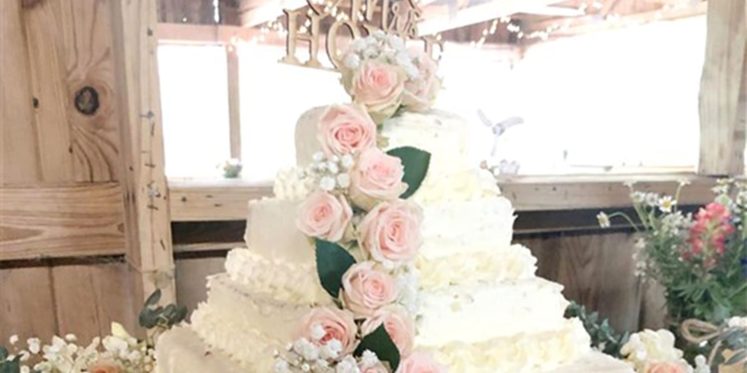 Wedding Elegant Ruffle Fancy Anniversary Gold By Candysimply Wedding Cake Pops Wedding Cupcakes Wedding Desserts