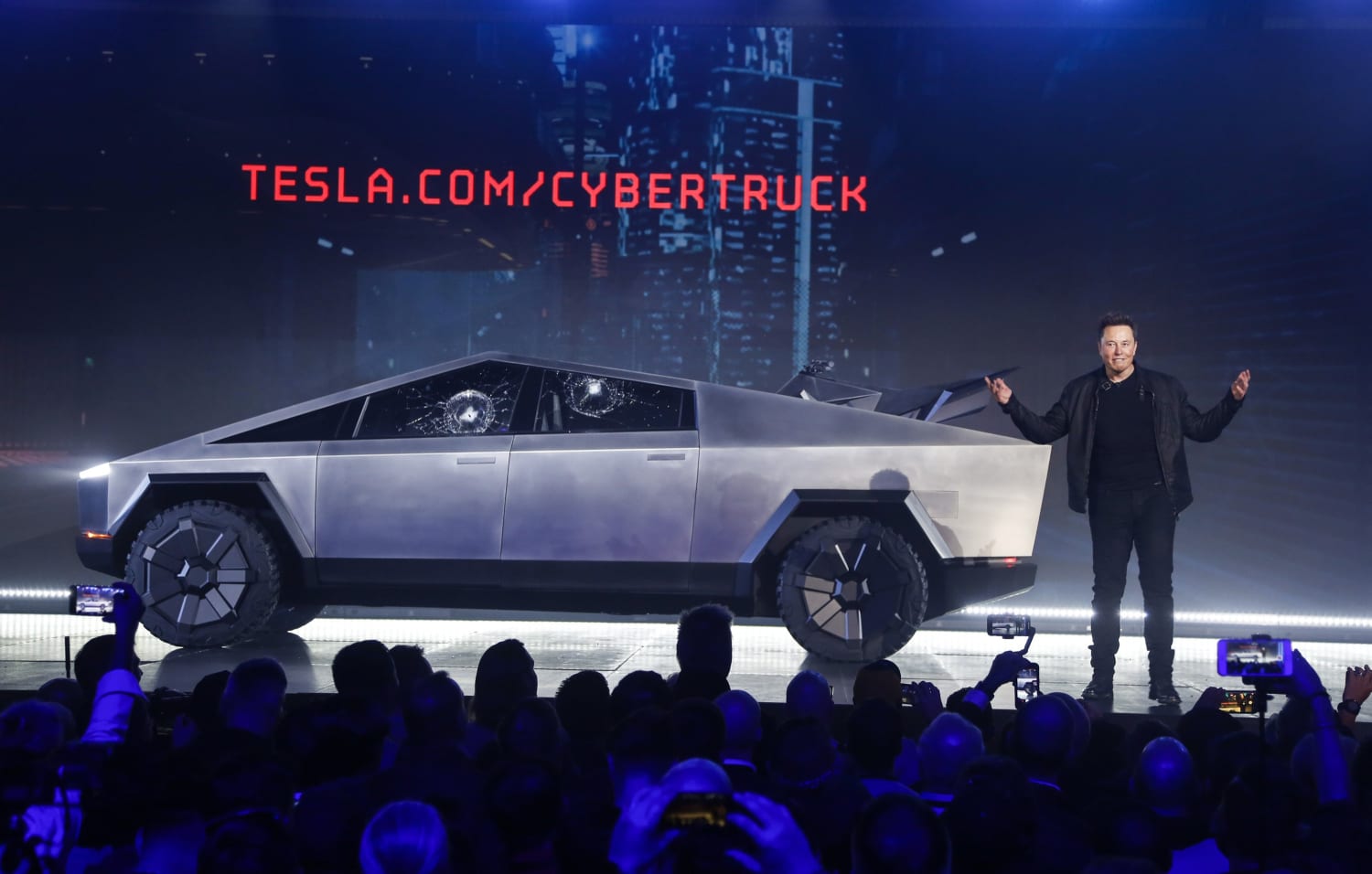 Elon Musk Unveils Tesla S Cybertruck A Bulletproof Electric Pickup But It Doesn T Go Quite As Planned - roblox mad city tesla roadster