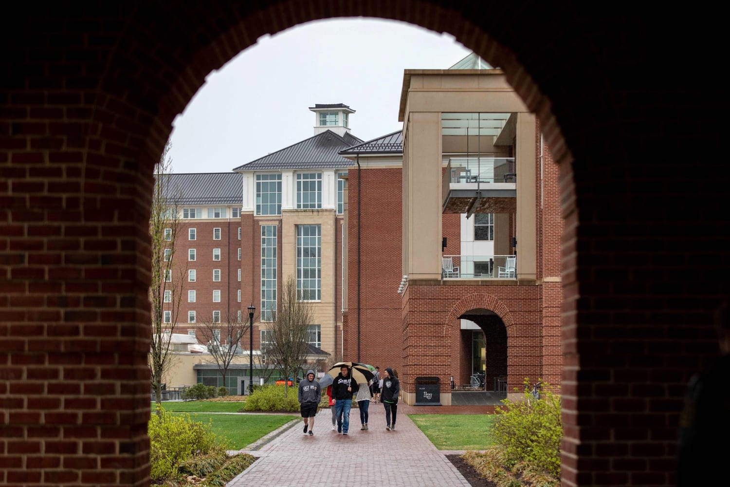 Student sues Liberty University over coronavirus response