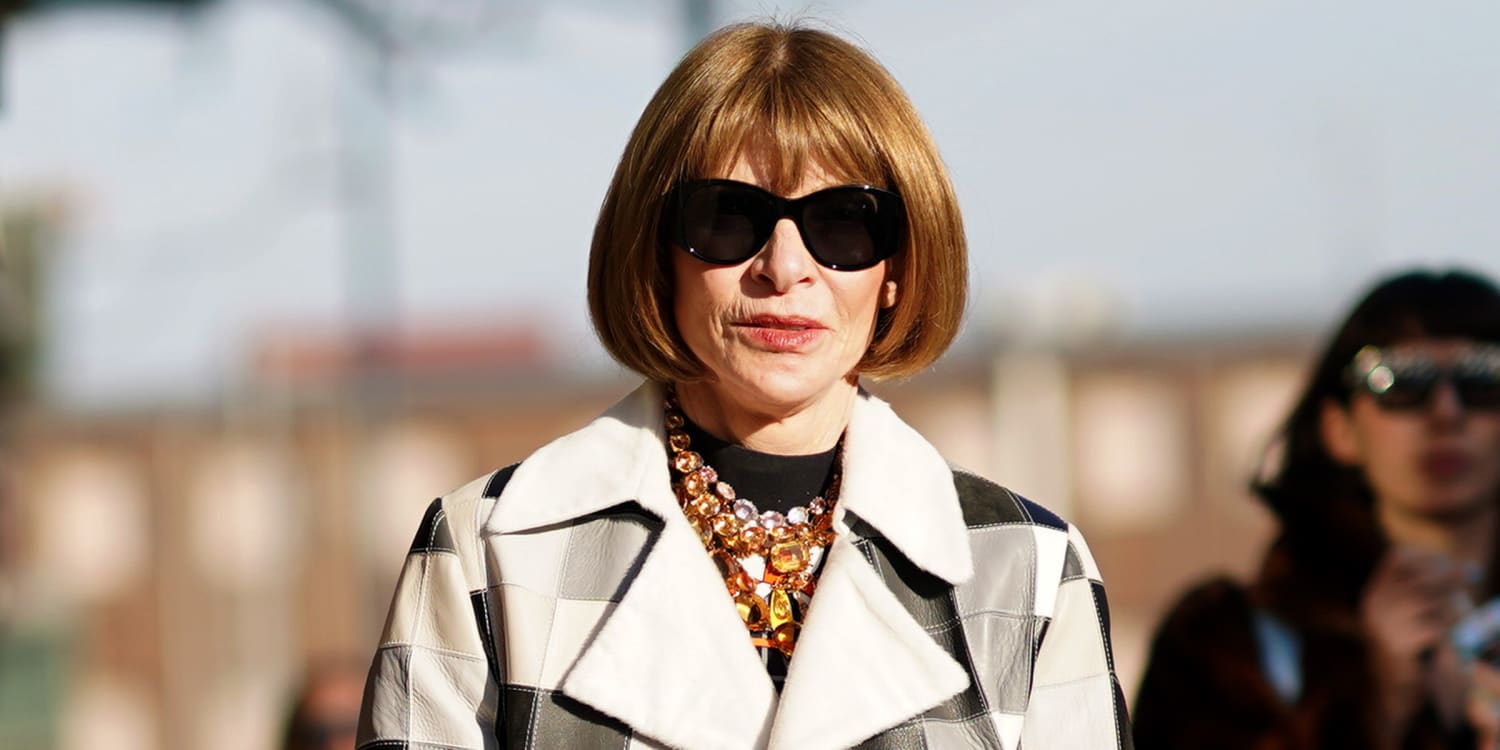 Anna Wintour apologizes to black Vogue staffers in email