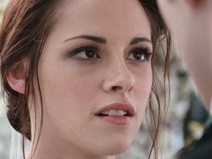 Pregnant Bella faints in 'Breaking Dawn' ad - today > entertainment ...