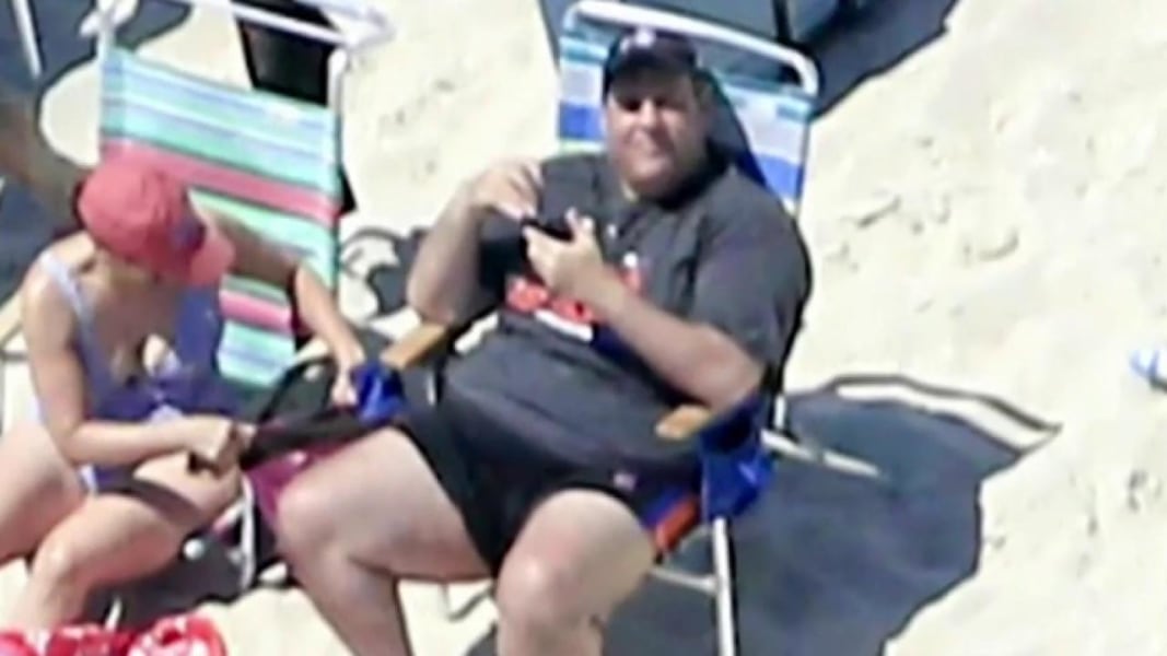 New Chris Christie On Beach Chair for Living room