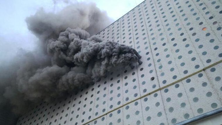 آتش در پایانه فرودگاه بین‌المللی شهر مکزیک منفجر می‌شود.
