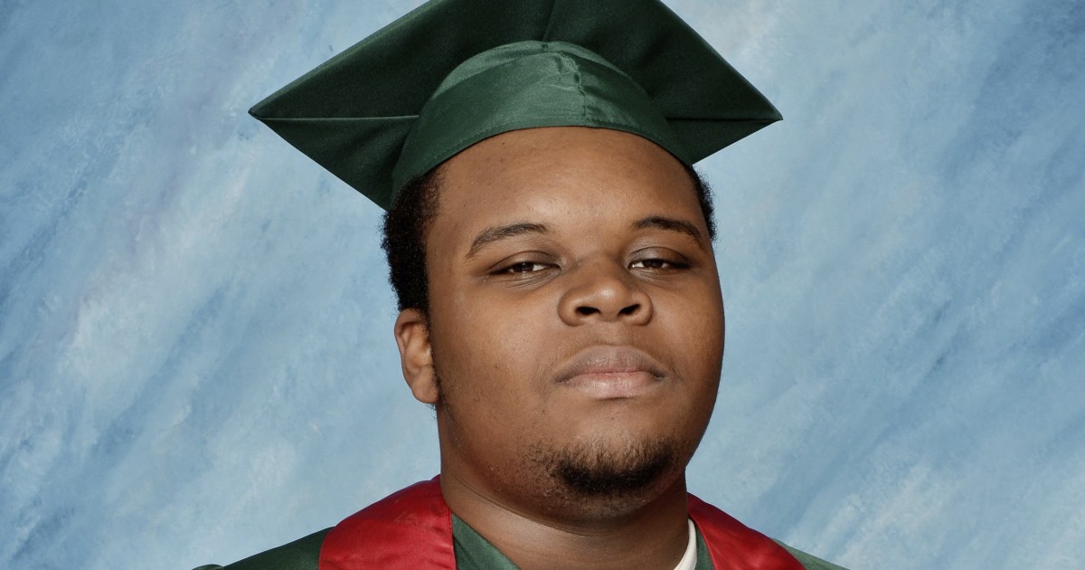Report: Autopsy Suggests Michael Brown Reached for Ferguson Officer's Gun