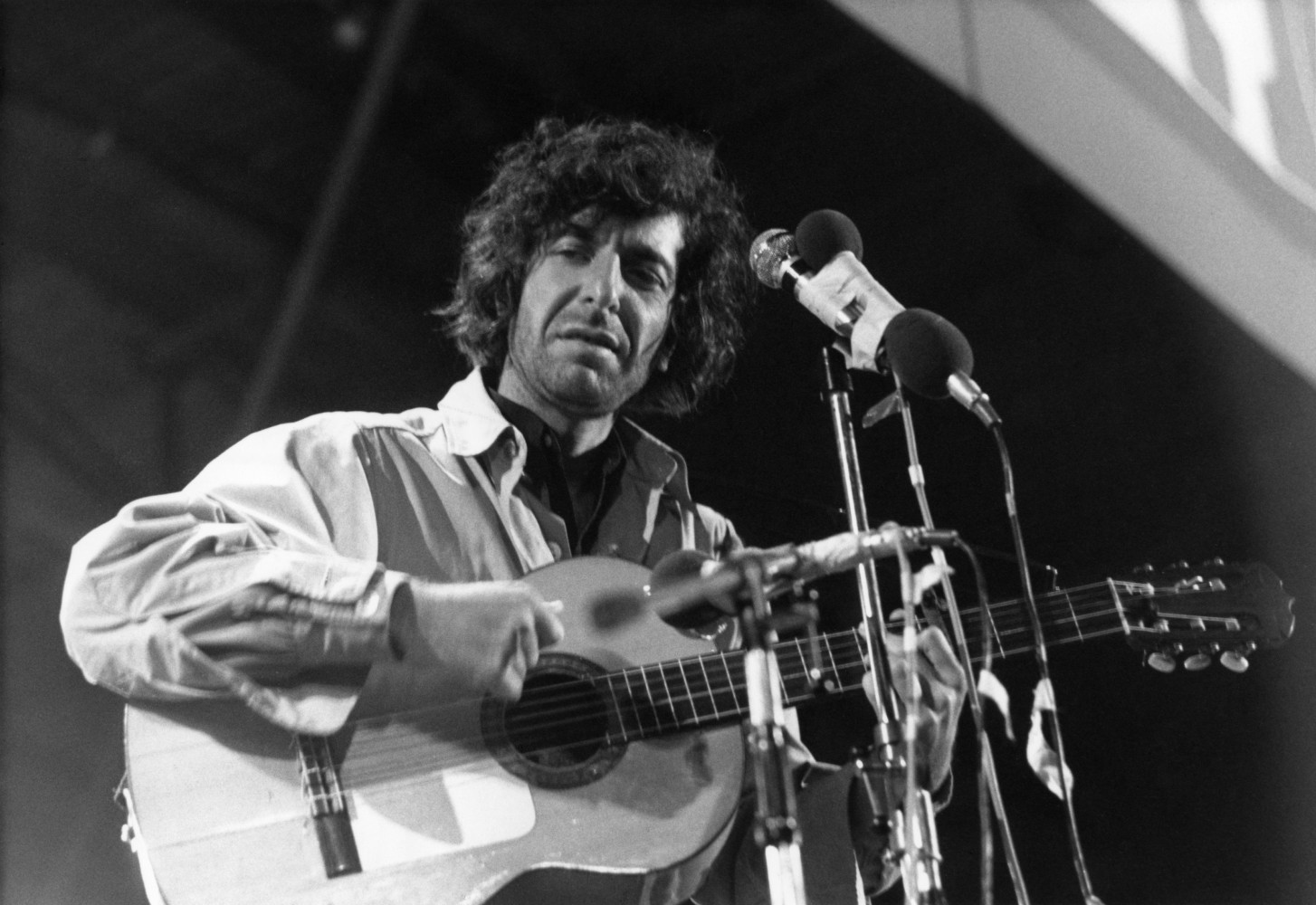 Poet and Singer-Songwriter Leonard Cohen Dies at 82 - NBC News