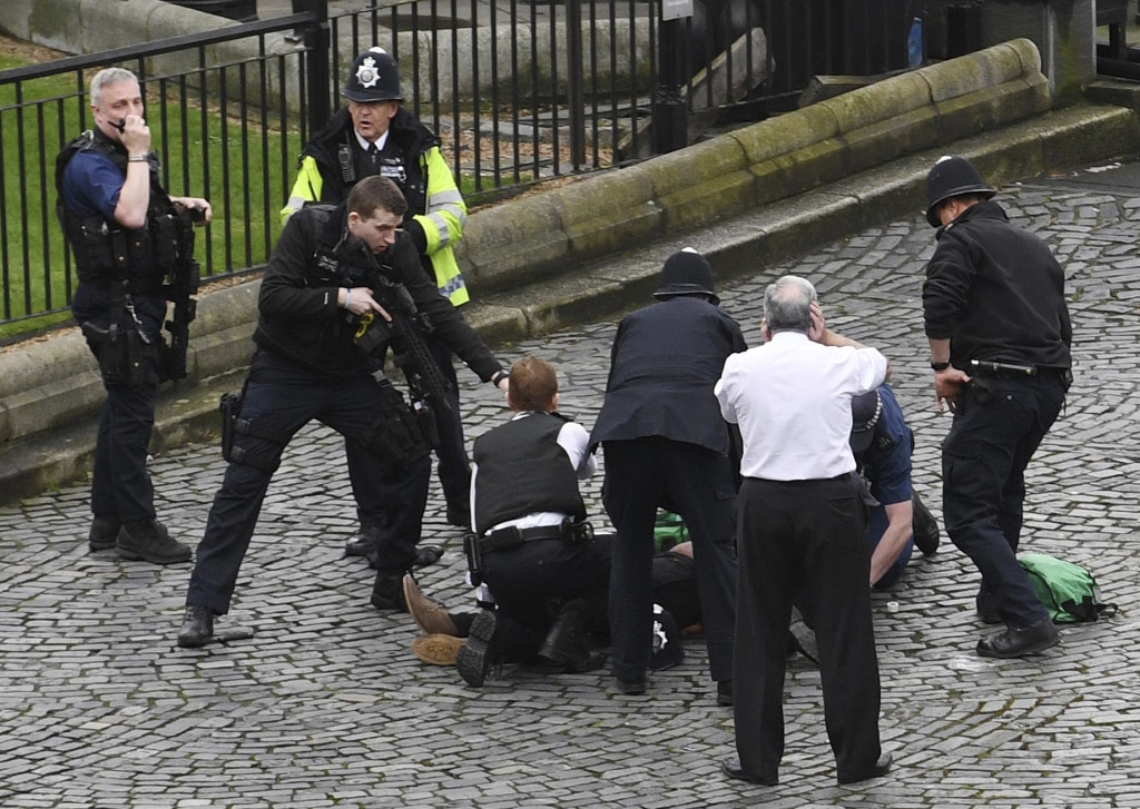 ss-170322-london-attack-adds-mn-04_21a234b63af584893d1dc6ae89745065.nbcnews-ux-1024-900.jpg