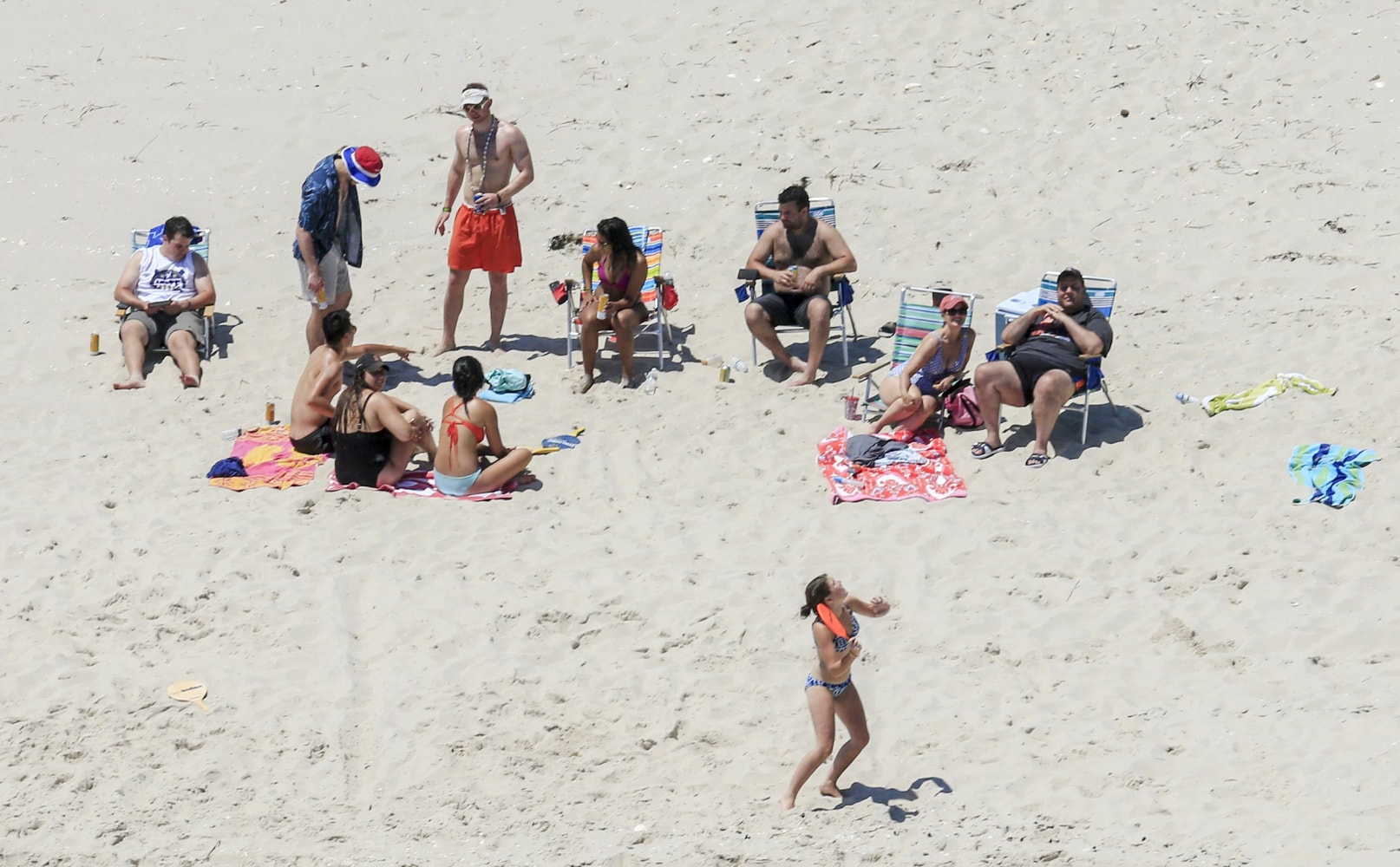 N.J. Gov. Chris Christie Dismisses Criticism of Beach Trip Photos ...