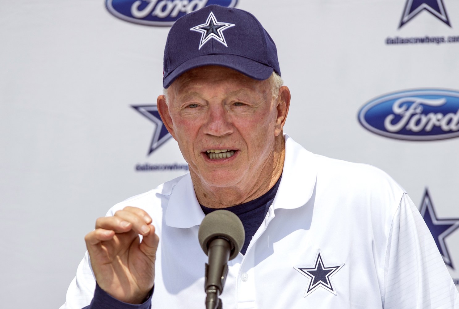 Can Cowboys Owner Jerry Jones Bench a 'Disrespectful' Player? - NBC News