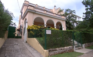 Image: A sickened U.S. diplomat lived in this Havana home