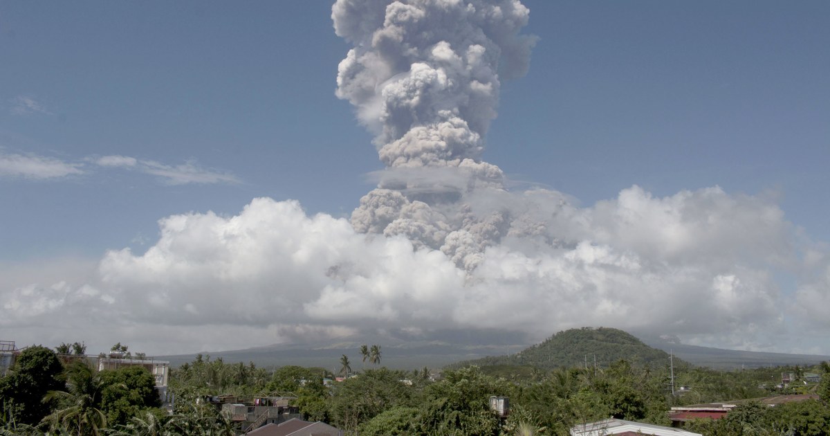Philippines raises volcano alert again, eruption could be 'days away'