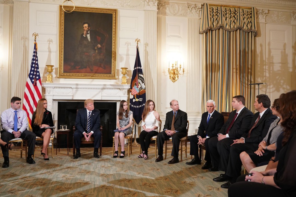 Image: President Trump meets with shooting survivors