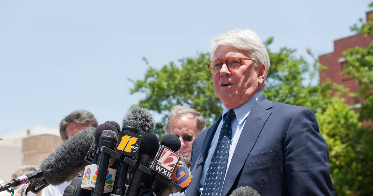 Former Obama lawyer Greg Craig leaves firm after brush with Mueller probe