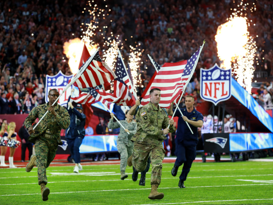  Colin Kaepernick, The National Anthem and America: How Military Service Influenced My Views On Patriotism and Protest 180906-think-super-bowl-military-flags-se-544p_3b5ebfa6f8863baf3042369d14ccacfc.fit-560w