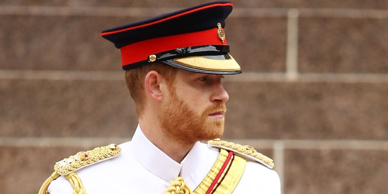 Prince Harry in uniform looks just like Prince Philip from 1957 ...
