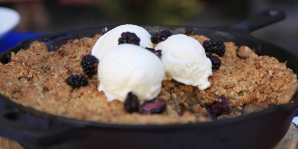 Cast-Iron Apple and Blackberry Crumble