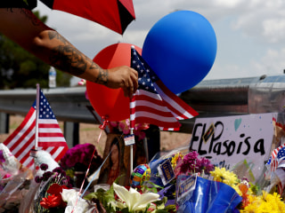 After El Paso, the White House looks to focus on guns over racial rhetoric