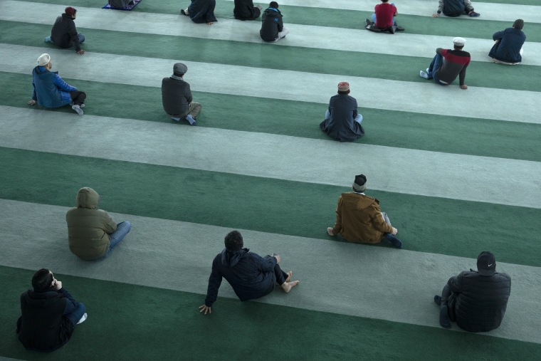 Photo: Social distancing at London mosque