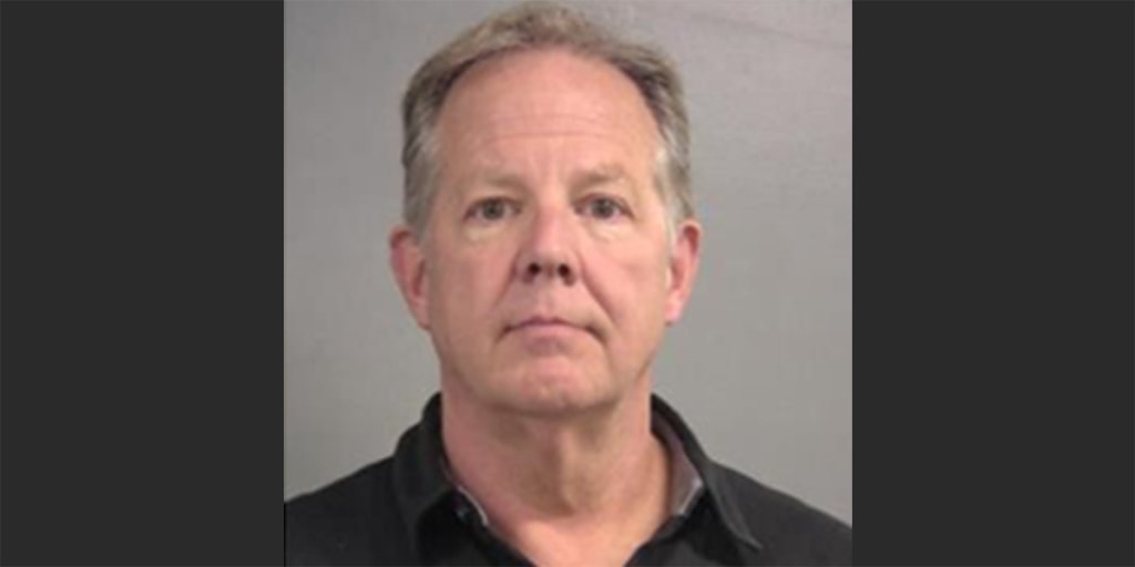 Doctor arrested for attacking teen girls, choking one, apparently ...