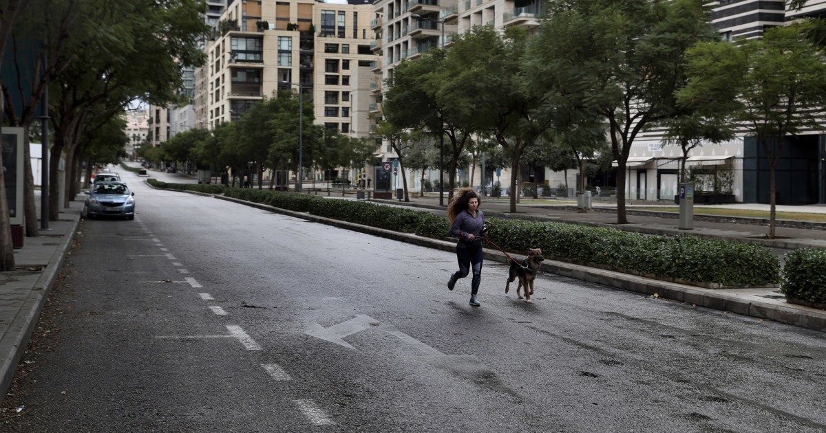 Lebanon imposes a curfew throughout the day as the coronavirus goes out of control