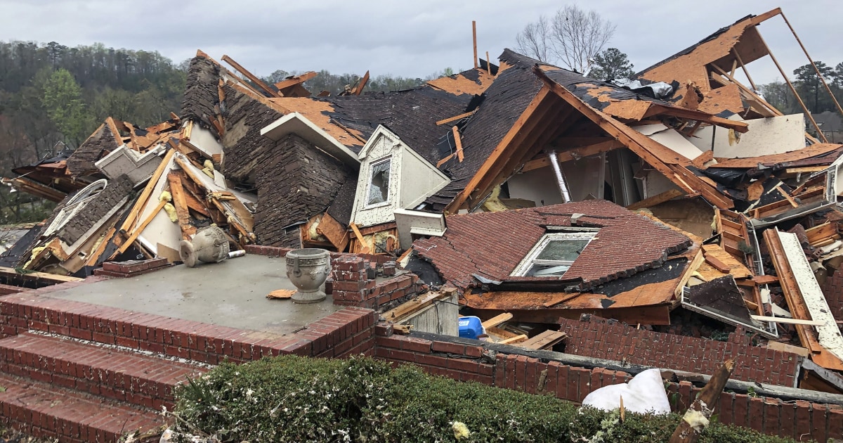 At least 3 dead, several people injured while tornadoes sweep Alabama