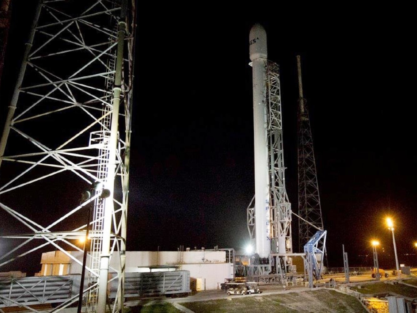 How to watch SpaceX's landmark commercial satellite launch - NBC News1334 x 1000